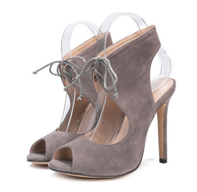 Finom női magas sarkú szandál szürke színben