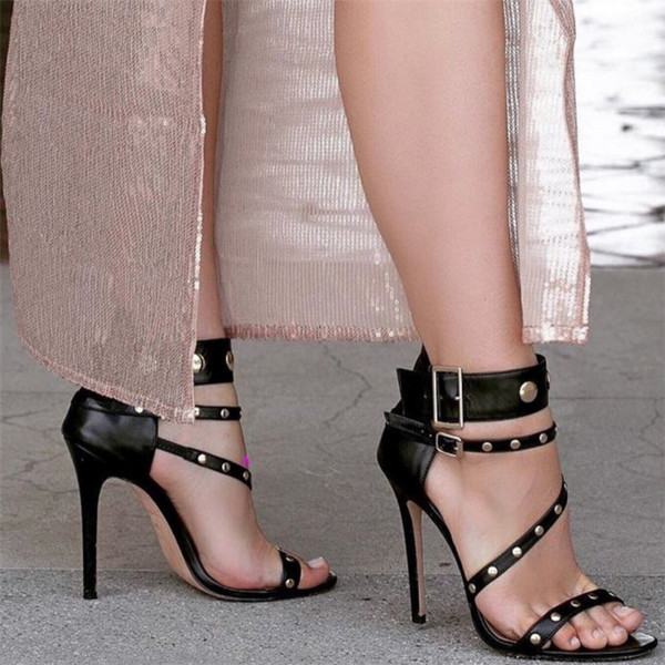 Sandale moderne de damă cu toc înalt din imitație de piele în roșu și negru cu decor cu nituri