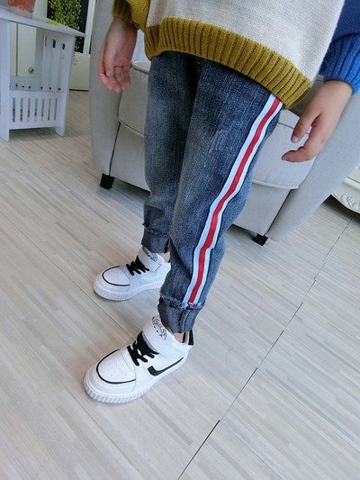 Blugi unisex pentru copii sport-casual cu buzunare adânci și margine colorată, două modele