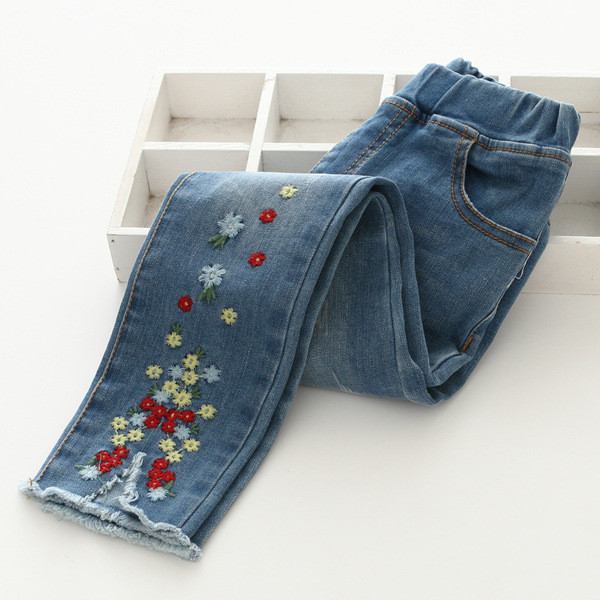 Blugi copii moderni pentru fete cu talie inalta si imprimeu color interesant in culoare deschisa, doua modele