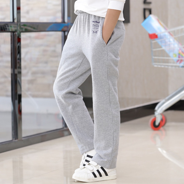 Gyermek sportnadrág fiúknak több színben, mintával