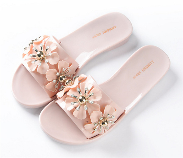 Papuci de dama delicati din cauciuc cu decor floral