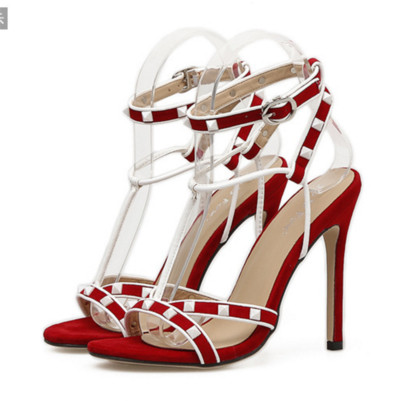 Sandale elegante de damă cu toc înalt, în negru și roșu