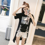 Tunica sport de dama cu imprimeu si cravate in cruce cu inscriptie in lungime asimetrica in alb si negru