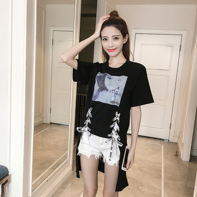 Tunica sport de dama cu imprimeu si cravate in cruce cu inscriptie in lungime asimetrica in alb si negru