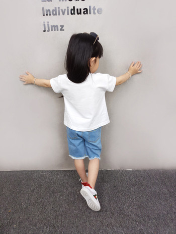 Ежедневна детска тениска с апликация в бял цвят