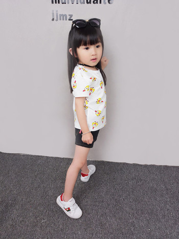 Ежедневна детска тениска с мини апликации за момичета в бял цвят