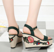 Sandale casual dama cu platforma cu bordura florala