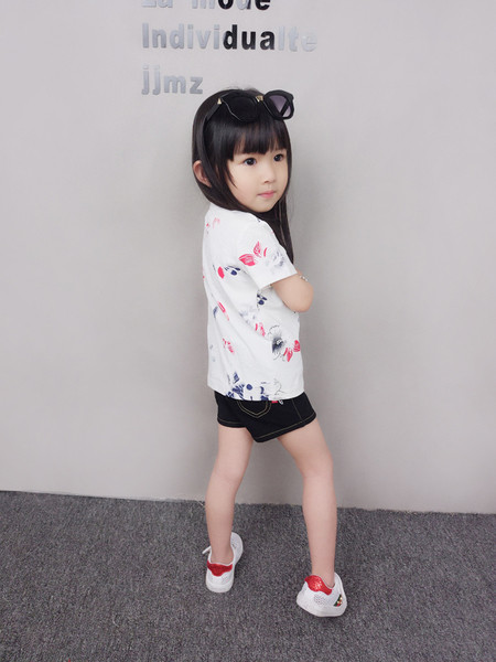 Tricou casual pentru copii cu aplicatie alba