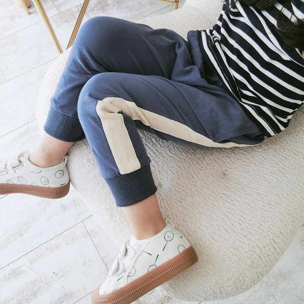 Pantaloni sport și casual pentru fete în trei culori