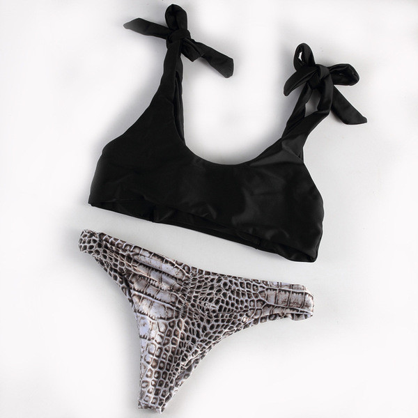 Costum de baie pentru doamne în două părți