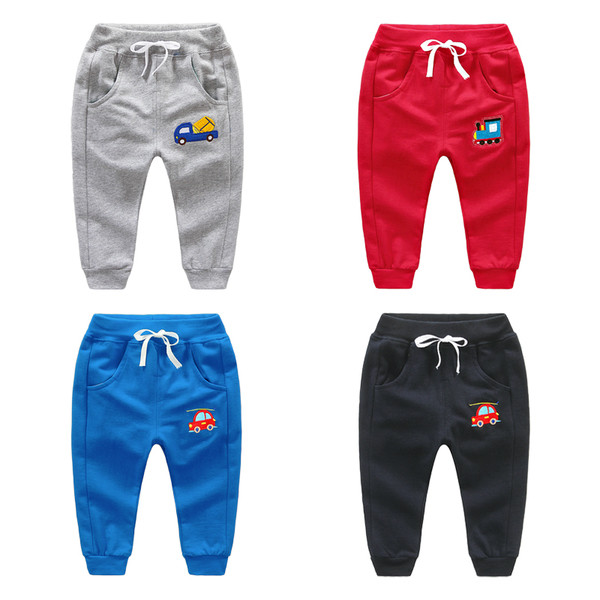 Gyerekruha fiúknak több színű nyomattal