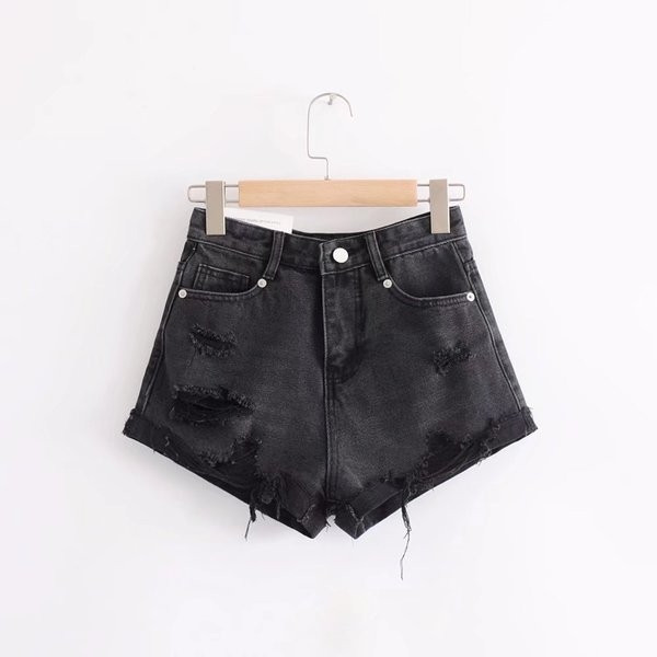 Blugi scurti rupti in doua culori