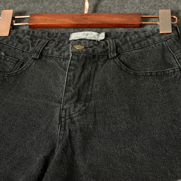 Pantaloni scurți din denim pentru doamne cu talie înaltă într-o culoare închisă