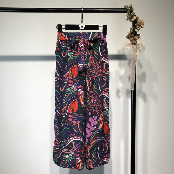 Pantaloni de dama de vara in model larg cu imprimeu floral