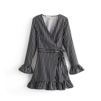 Rochie elegantă de damă, în dungi negre, cu decolteu în V