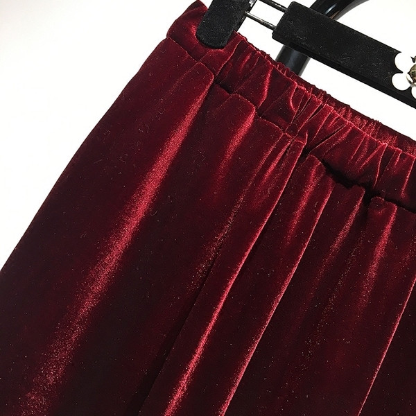 Pantaloni largi de dama moderni cu broderie