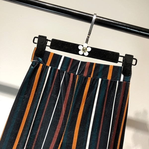 Női nyári nadrág szabad fazon magas derékkal, csíkos