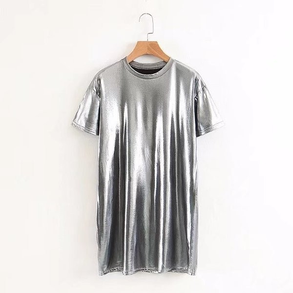 Tunica de dama simpla de culoare argintie cu decolteu O in stil liber