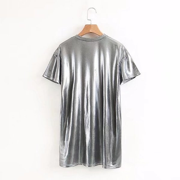 Tunica de dama simpla de culoare argintie cu decolteu O in stil liber