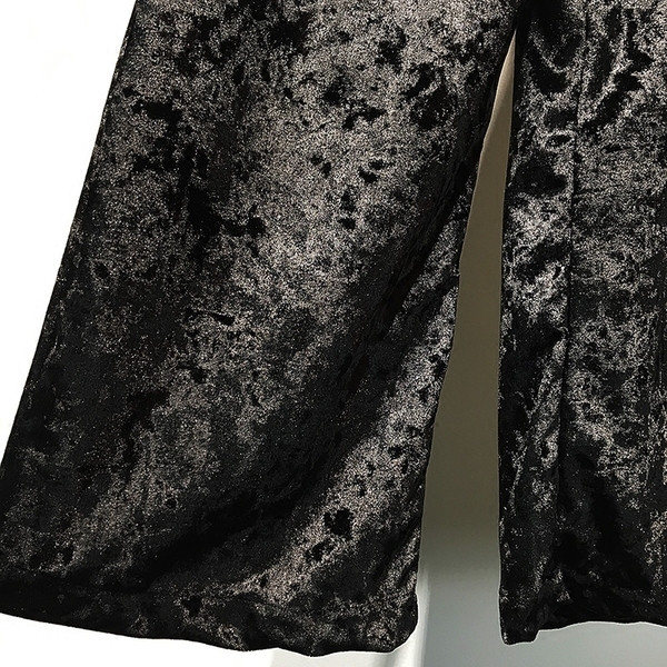 Divatos széles női nadrág fekete színben, magas derékkal