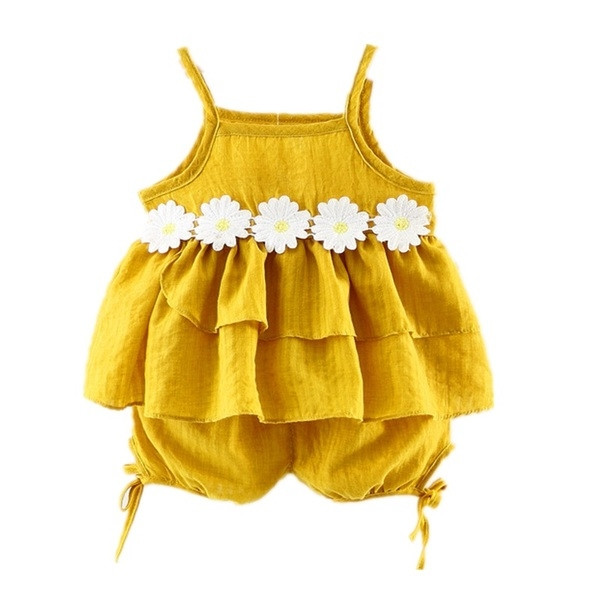 Gyengéd éteri gyerekszett lányoknak virágokkal és vékony pántokkal, két színben