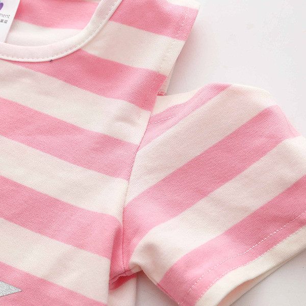 Csíkos nyári rövid csapat két részből lányoknak, kétszínű mintával