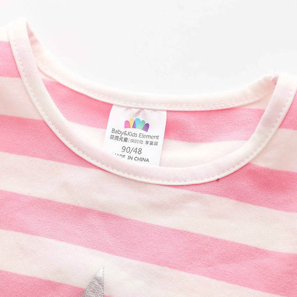 Csíkos nyári rövid csapat két részből lányoknak, kétszínű mintával