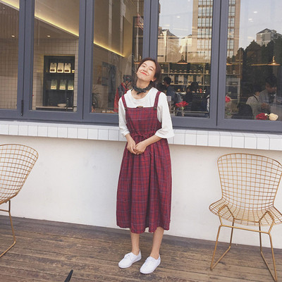 Ежедневна дамска рокля каре под коляното в два цвята