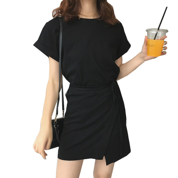 Спортно - ежедневна дамска рокля с къс ръкав в черен цвят