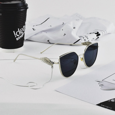 Нов модел ХИТ дамски очила,слънчеви и без диоптър с метална декорация и верижки,различни модели в няколко цявята