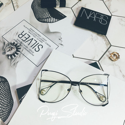 Актуални дамски слънчеви и без диоптър очила,подходящи за еждневие,два модела в няколко цвята