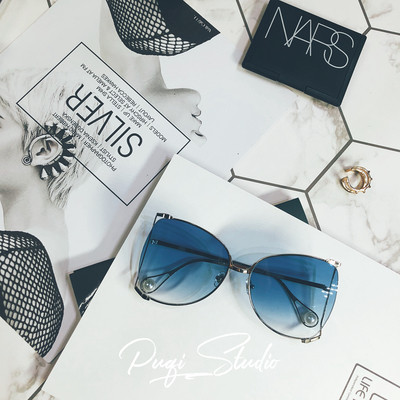 Актуални дамски слънчеви и без диоптър очила,подходящи за еждневие,два модела в няколко цвята