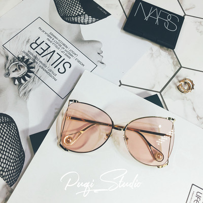 Актуални дамски слънчеви и без диоптър очила,подходящи за еждневие,два модела в няколко цвята