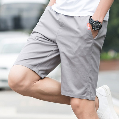 Ανδρικά σύντομα παντελόνια σε διαφορετικά χρώματα