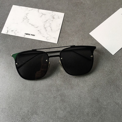 Модерни унисекс слънчеви очила  два модела,в няколко различни цвята