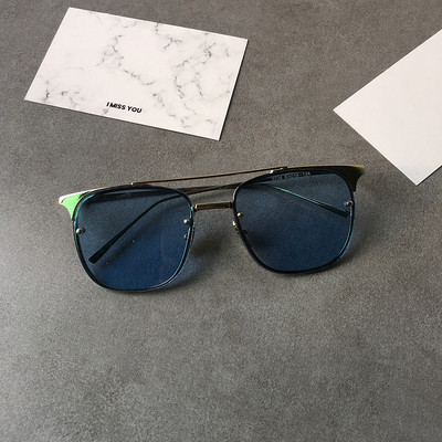 Модерни унисекс слънчеви очила  два модела,в няколко различни цвята