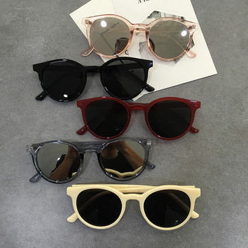 Класически дамски слънчеви очила с цветна рамка в няколко цвята