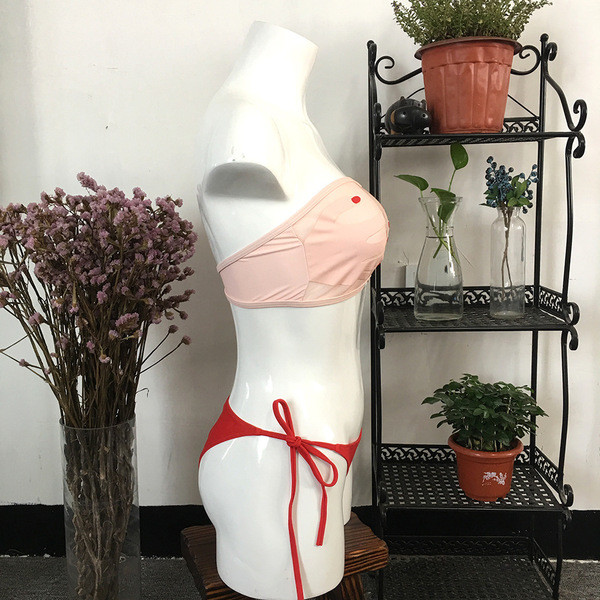 Хит бански костюм с от две части с много интересна горна част