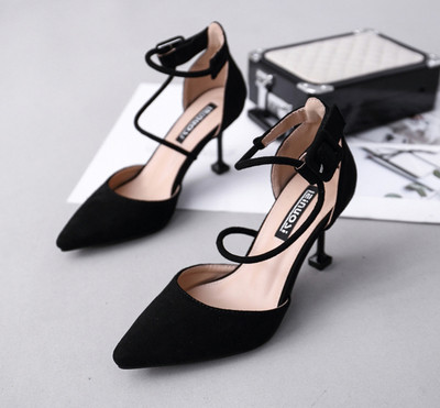 Дамски обувки в два модела 5см/7см ток с крос каишки в два цвята - черен и розов