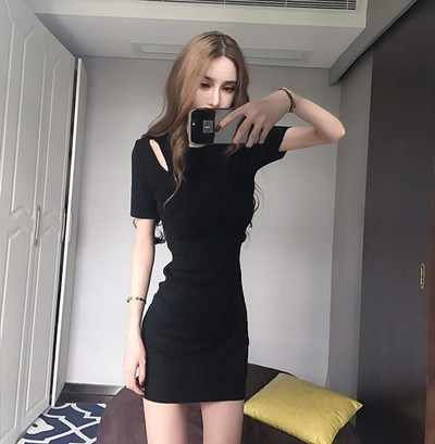 Спортно - ежедневна дамска рокля с къс ръкав с кръстосани каишки в жълт и черен цвят