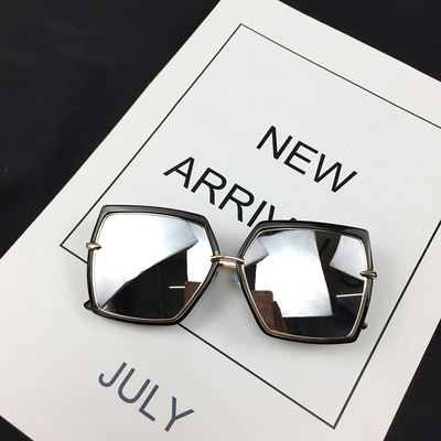 Нов модел дамски слънчеви очила,подходящи ежедневие с и без огледални отблясъци в няколко