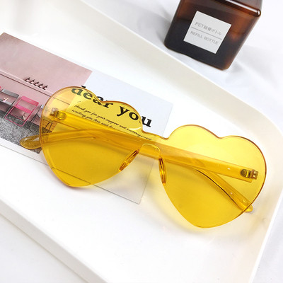 Екстравагантни дамски слънчеви очила с форма на сърце в различни цветове