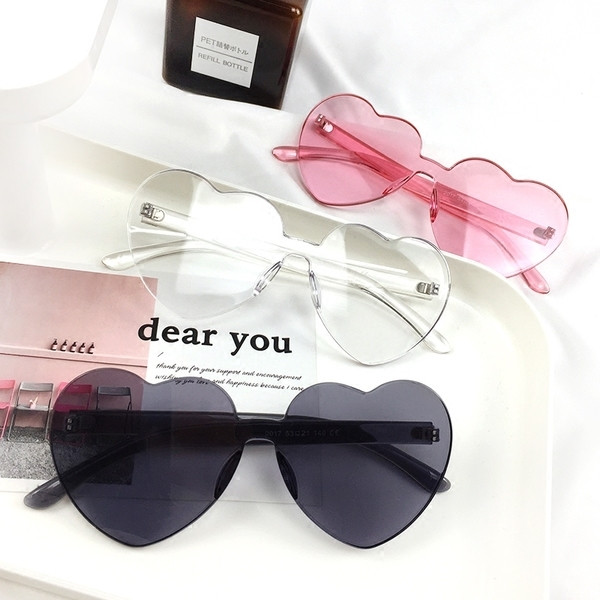 Екстравагантни дамски слънчеви очила с форма на сърце в различни цветове
