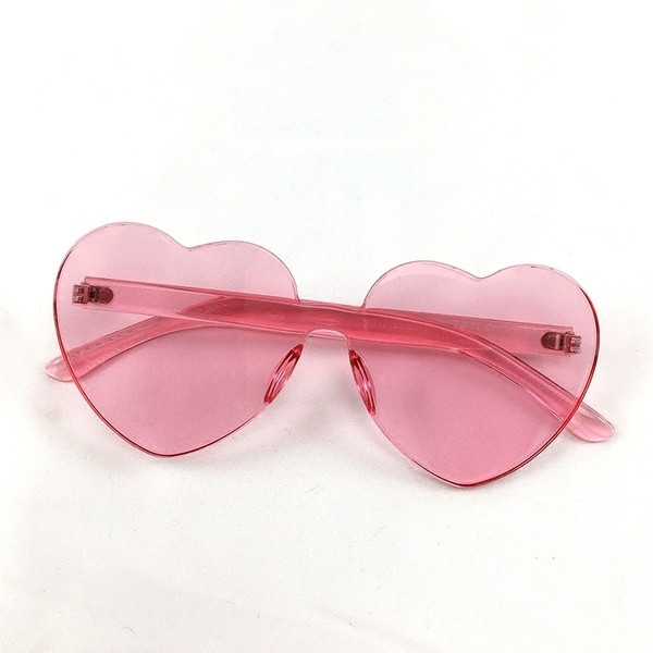 Екстравагантни дамски слънчеви очила с форма на сърце в различни цветове