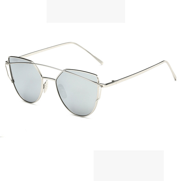 Стилни дамски слънчеви очила,подходящи за ежедневие в няколко цвята
