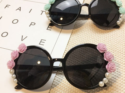 НОВИ!Много нови модели и различни дамски слънчеви очила с 3D декорации и камъни