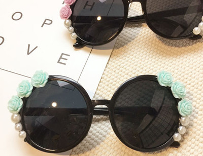 НОВИ!Много нови модели и различни дамски слънчеви очила с 3D декорации и камъни