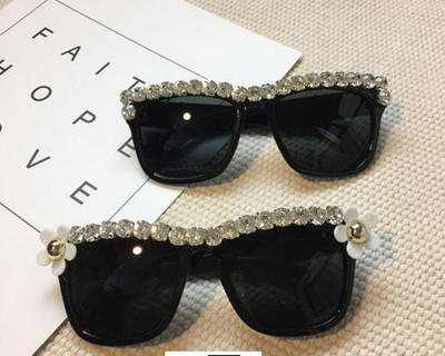 НОВИ!Много нови модели и различни дамски слънчеви очила с 3D декорации и камъни
