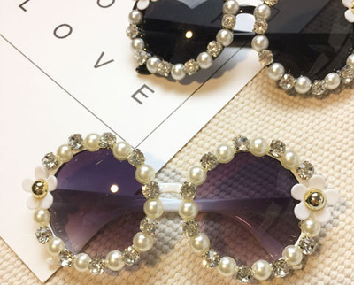 НОВИ!Много нови модели и различни дамски слънчеви очила с 3D декорации и камъни